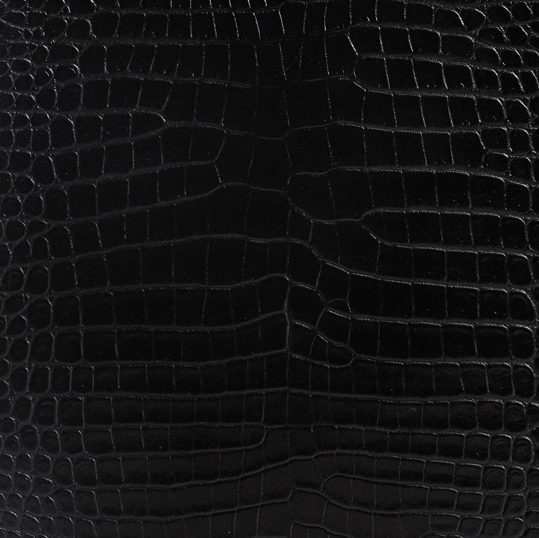 Riviera Black Caimán